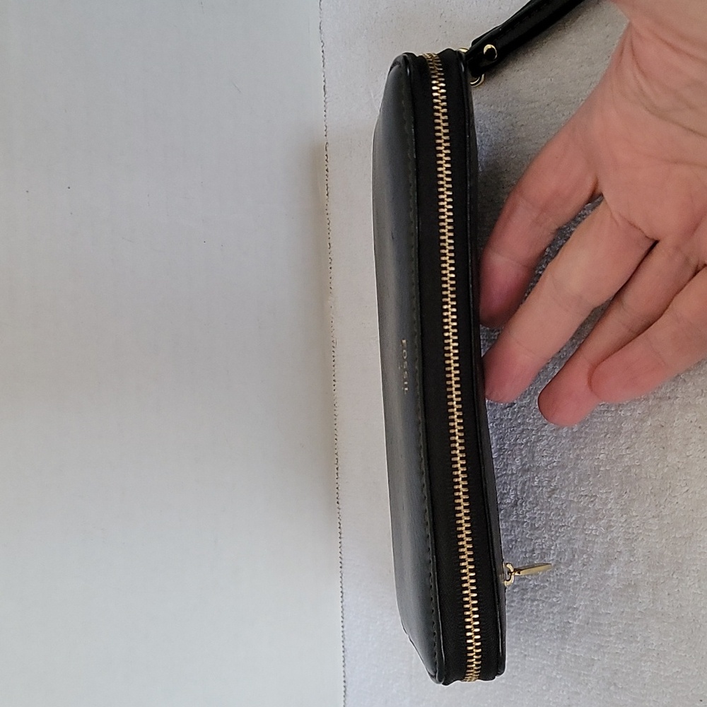 Fossil long black zip around wallet - Picture 7 of 15